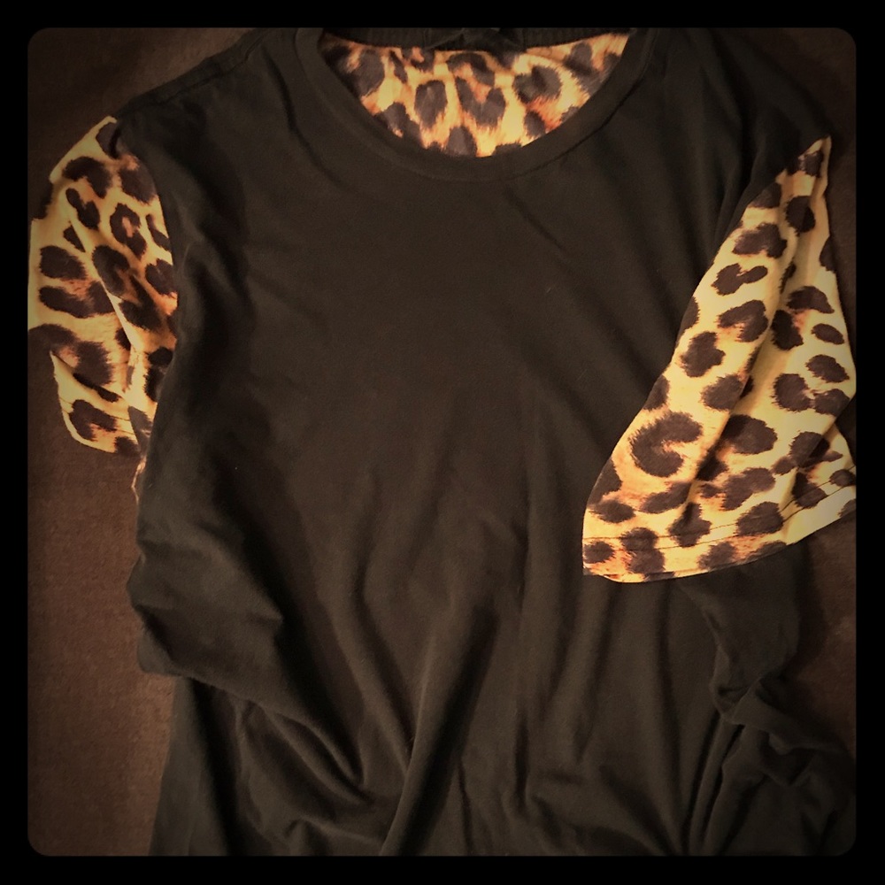 •CLEAR-OUT•3/18 F21 MEN TEE